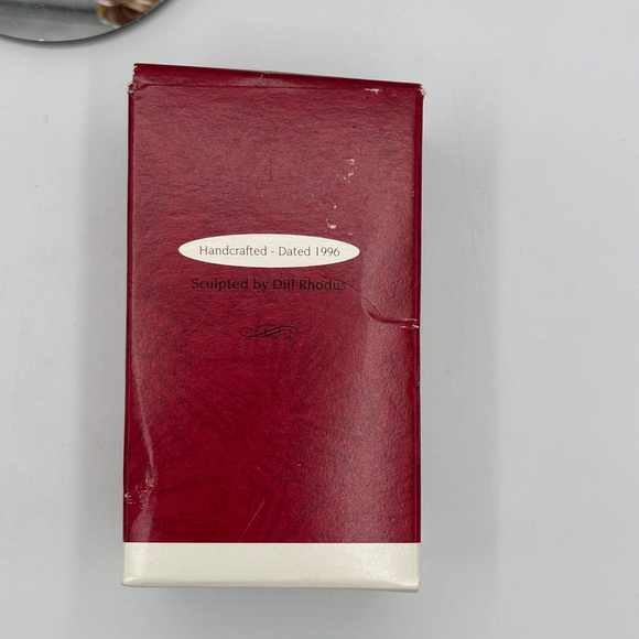 Vintage 1996 Hallmark Keepsake Mom and Dad Bears QX5821 Hugging Candy Cane - Picture 5 of 14